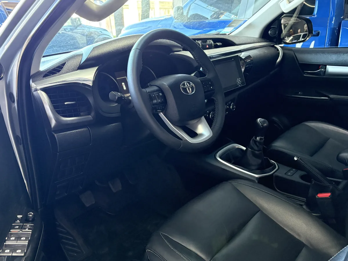 
								Toyota Hilux Pick-Up 2.8 Cd Srv 177cv 4×4 full									