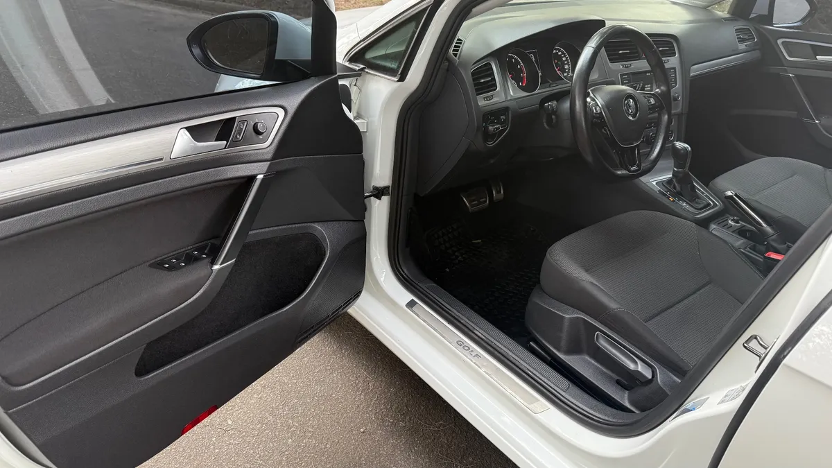 
								Volkswagen Golf 1.4 Comfortline Tsi Dsg full									