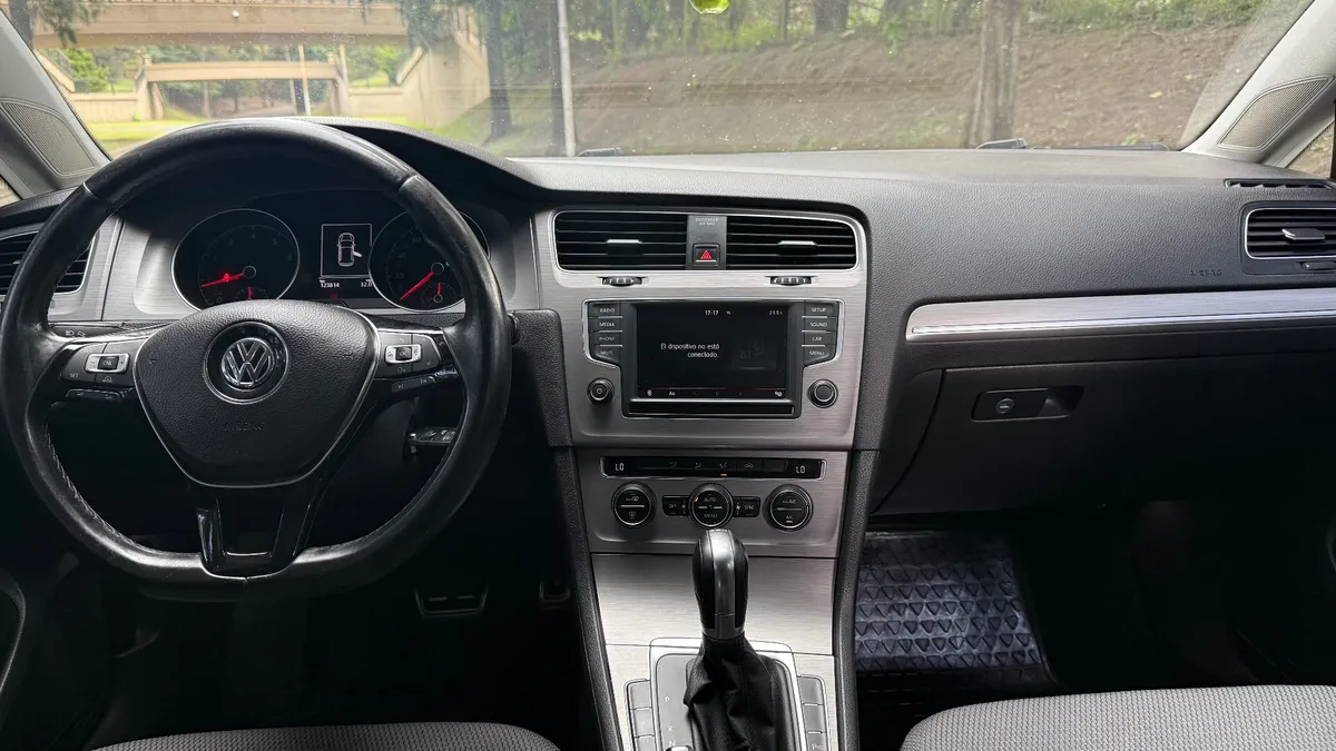 
								Volkswagen Golf 1.4 Comfortline Tsi Dsg full									